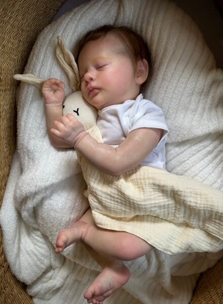 Evelyn — Charming Vinyl Reborn Baby Girl Doll | 19" Lifelike Weighted Newborn