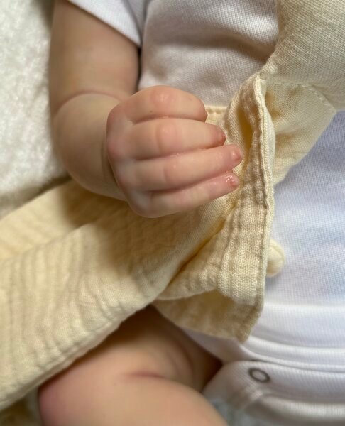 Evelyn — Charming Vinyl Reborn Baby Girl Doll | 19" Lifelike Weighted Newborn